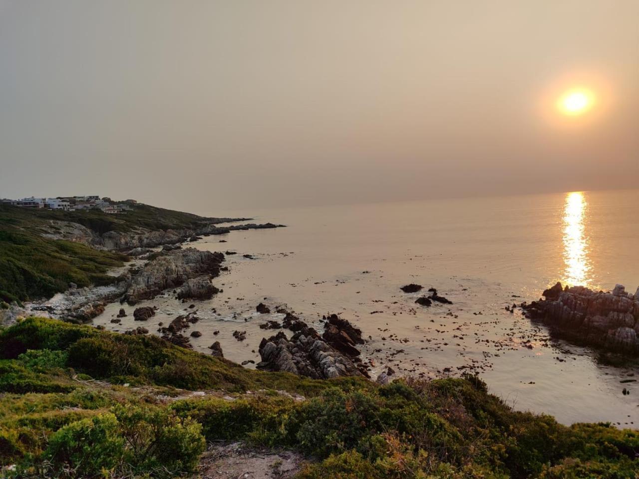 49 On Cliff Hotel Gansbaai Exterior photo